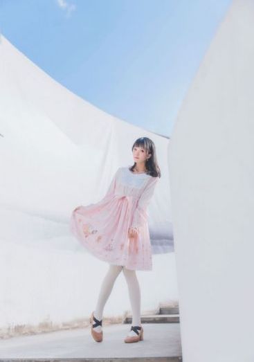 美女又黄又爽又乳的视频网站_1080电影完整版